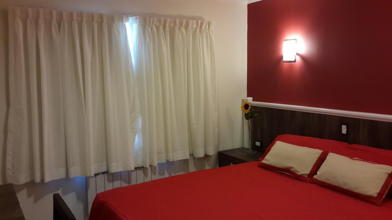 Hotel Cueva De Las Manos Перито Морено Екстериор снимка