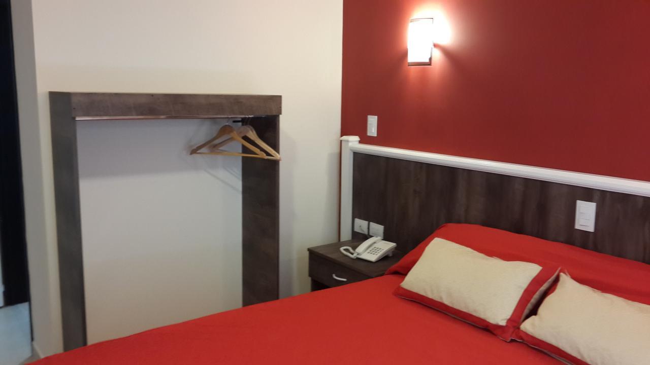 Hotel Cueva De Las Manos Перито Морено Екстериор снимка