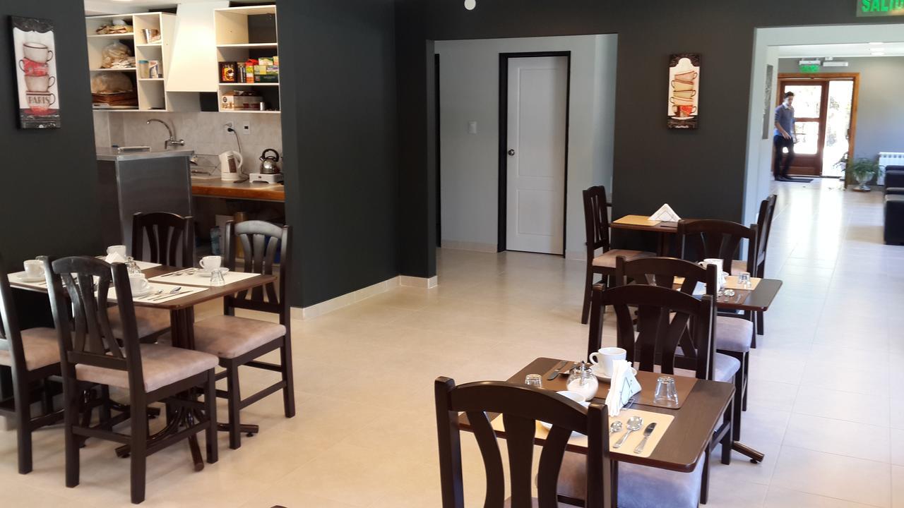 Hotel Cueva De Las Manos Перито Морено Екстериор снимка